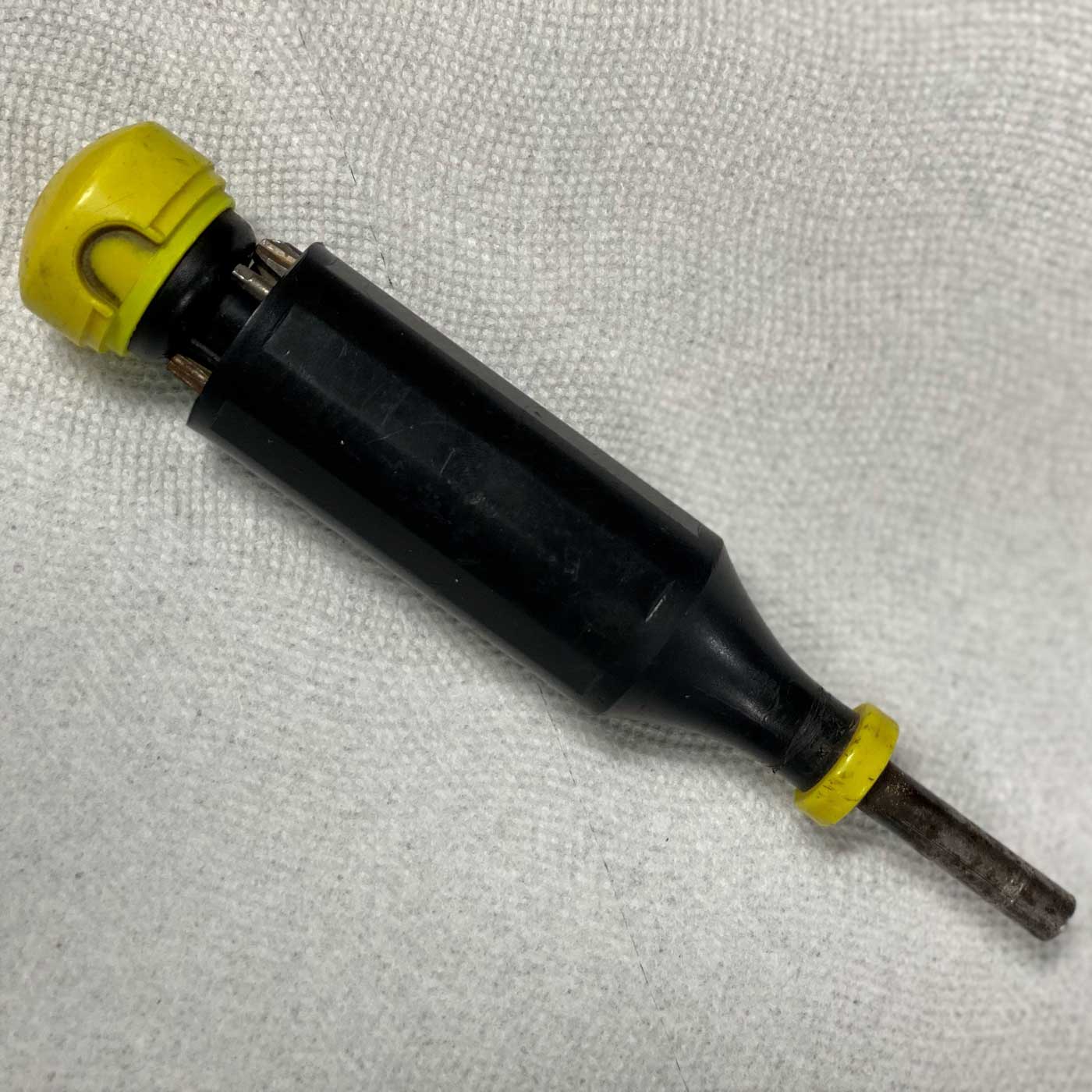 megapro-old-screwdriver